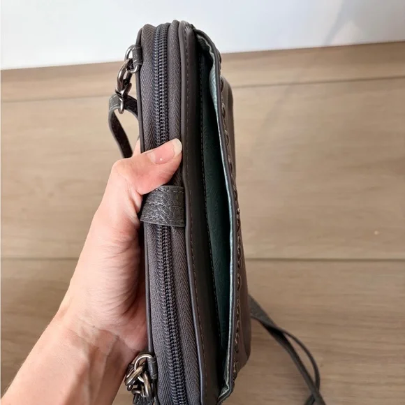 NEW The Sak Iris Large Smartphone Crossbody Wristlet Gray Leather Studded - Picture 7 of 9